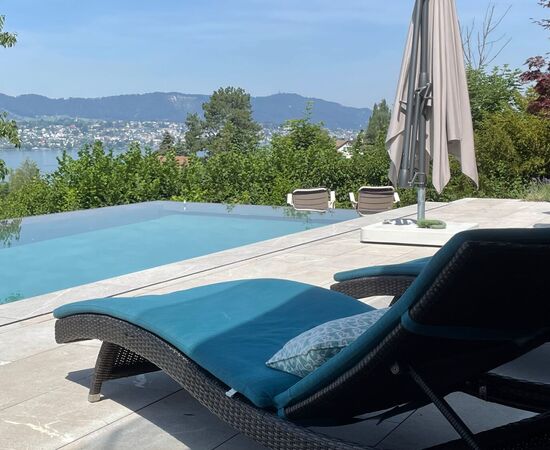 EFH Erlenbach Poolprojekt_Infinitypool_Pietra Piasentina